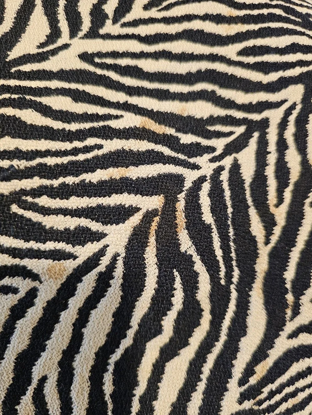 Vintage Reversible Woven Animal Print Table Runner 68" L x 13" W Black & Tan - Picture 5 of 6